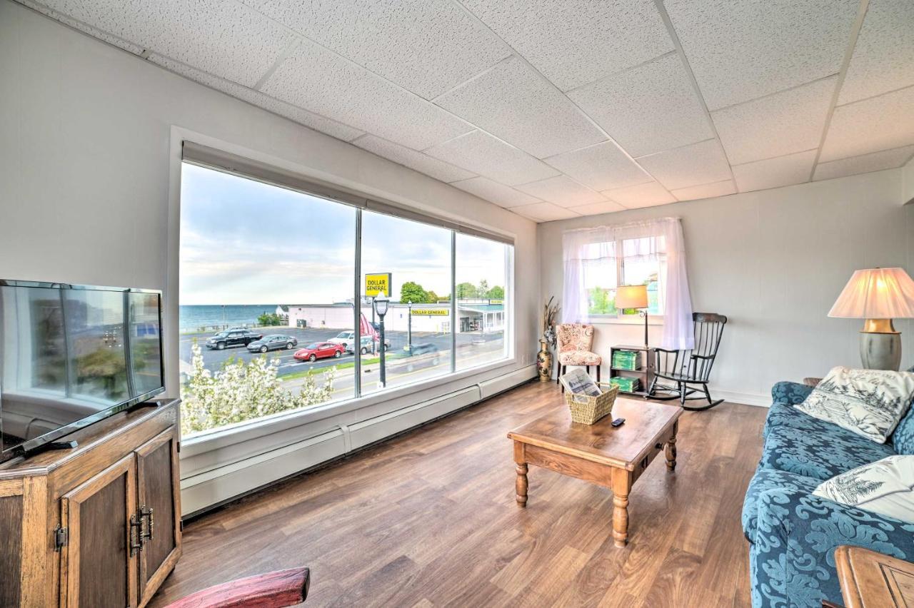 Walkable St Ignace Condo With Lake Huron Views 圣伊尼亚斯 外观 照片