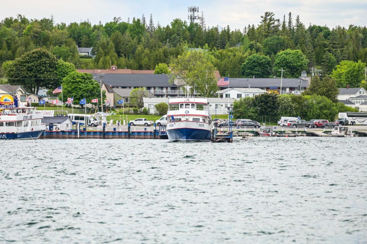 Walkable St Ignace Condo With Lake Huron Views 圣伊尼亚斯 外观 照片